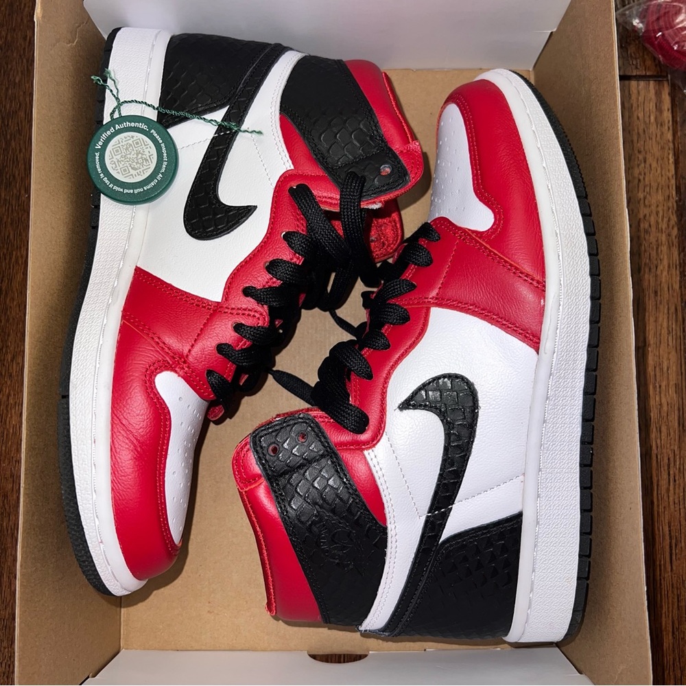 Nike Jordan 1s